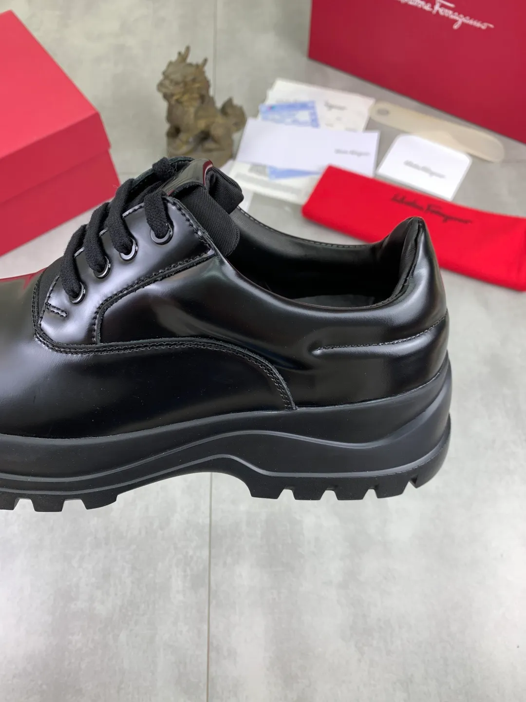 Men's men's shoes💰P640💰【New style】High quality water-dyed cowhide 🆘【Salvatore Ferragamo】Ferragamo's latest casual business leather shoes for men! Listed simultaneously! The fabric is made of specially imported original calfskin, and the interior is made of imported water-dyed cowhide. It is absolutely luxurious and leads the fashion trend. High-end foam outsole, matching sizes: 38-44 (45 and 46 can be customized) 4️⃣ colors available